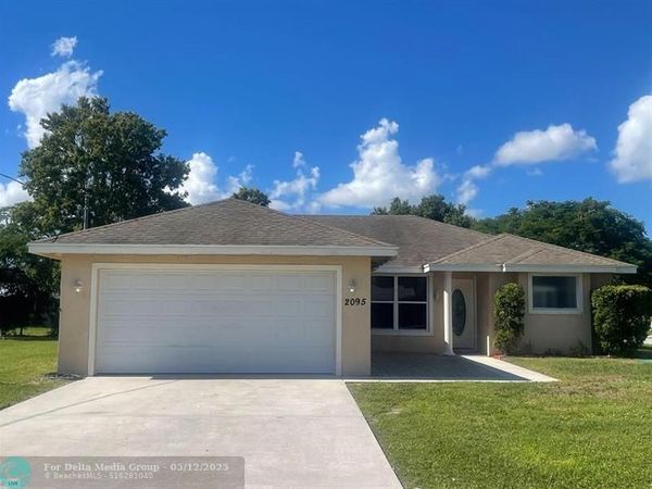 2095 SE Joyner Cir, Port St Lucie, FL 34952