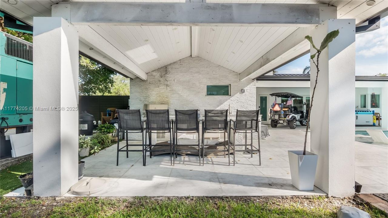 7501 SW 174th St, Palmetto Bay, FL 33157 Photo