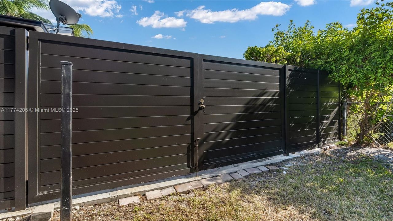 7501 SW 174th St, Palmetto Bay, FL 33157 Photo