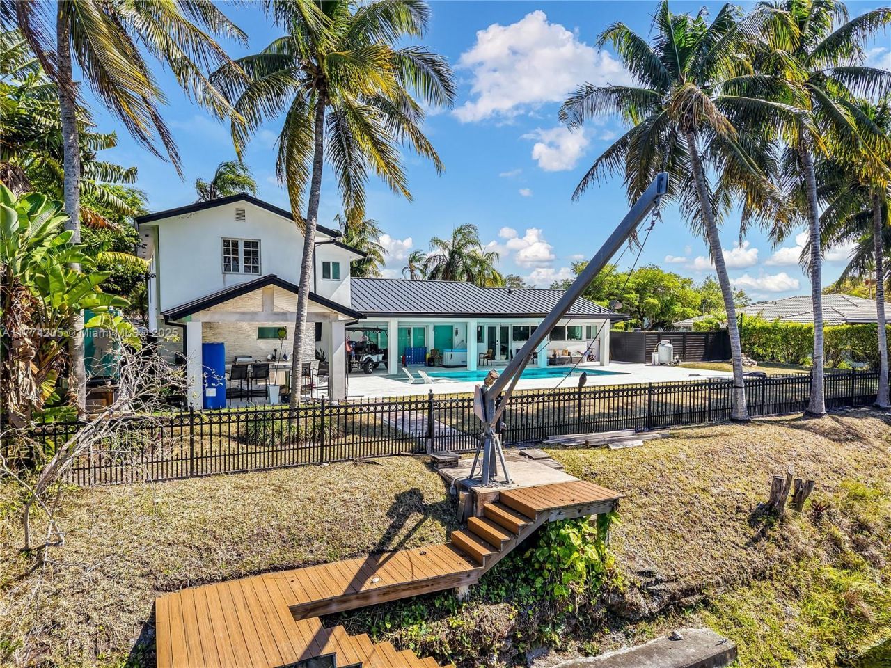 7501 SW 174th St, Palmetto Bay, FL 33157 Photo