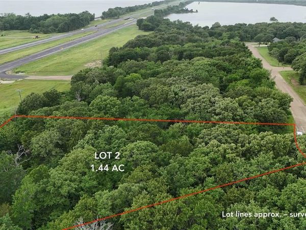 102 Oakridge Ct Court, Mabank, TX 75147