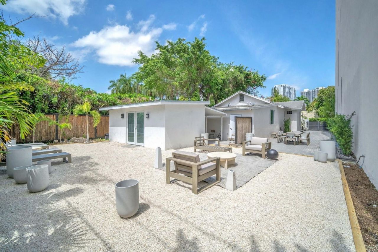 120 NE 25th Street, Miami, FL 33137 Photo