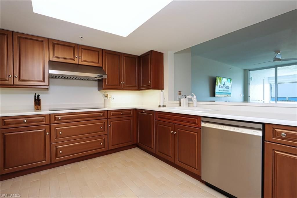 60 Seagate Dr, Unit 704, Naples, FL 34103 Photo