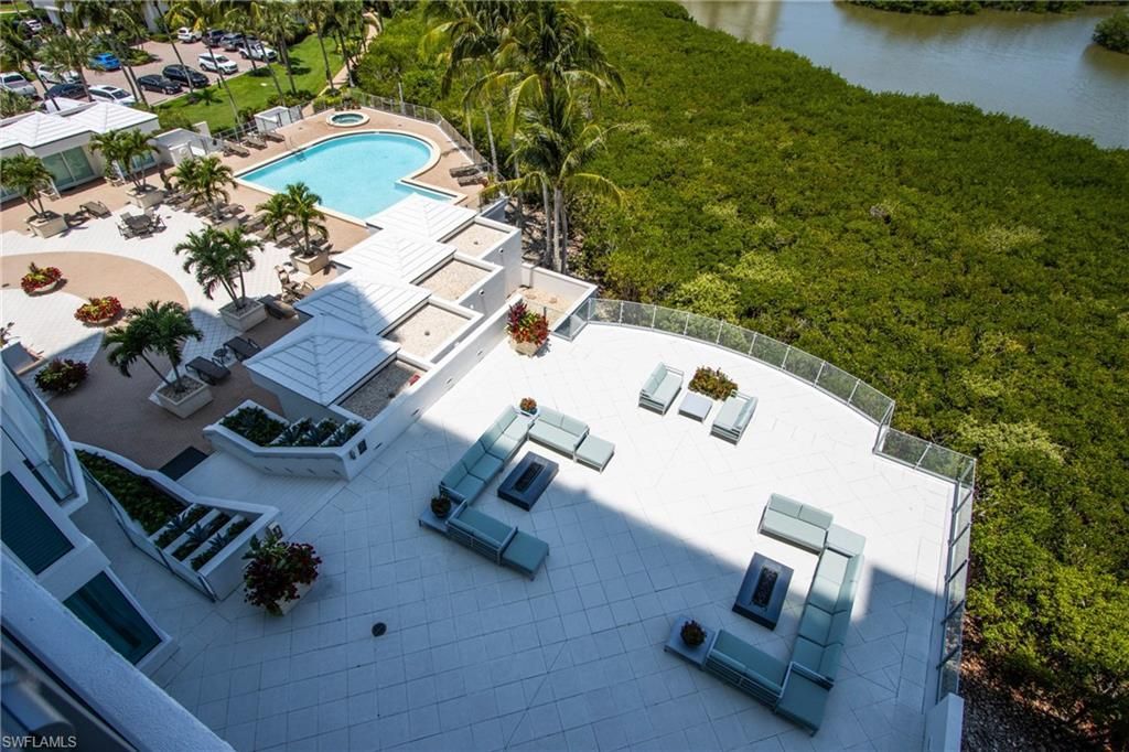 60 Seagate Dr, Unit 704, Naples, FL 34103 Photo