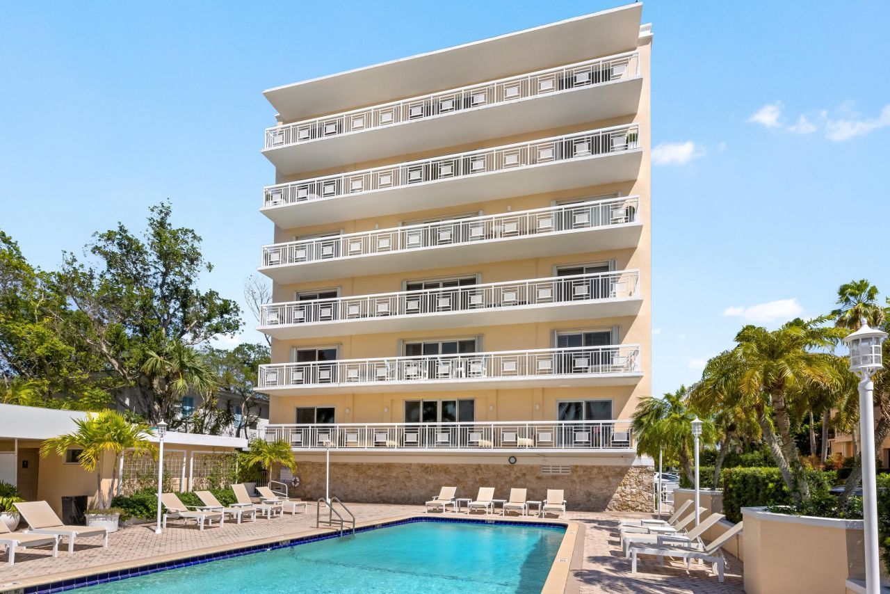 250 Bradley Place, Unit 408, Palm Beach, FL 33480 Photo