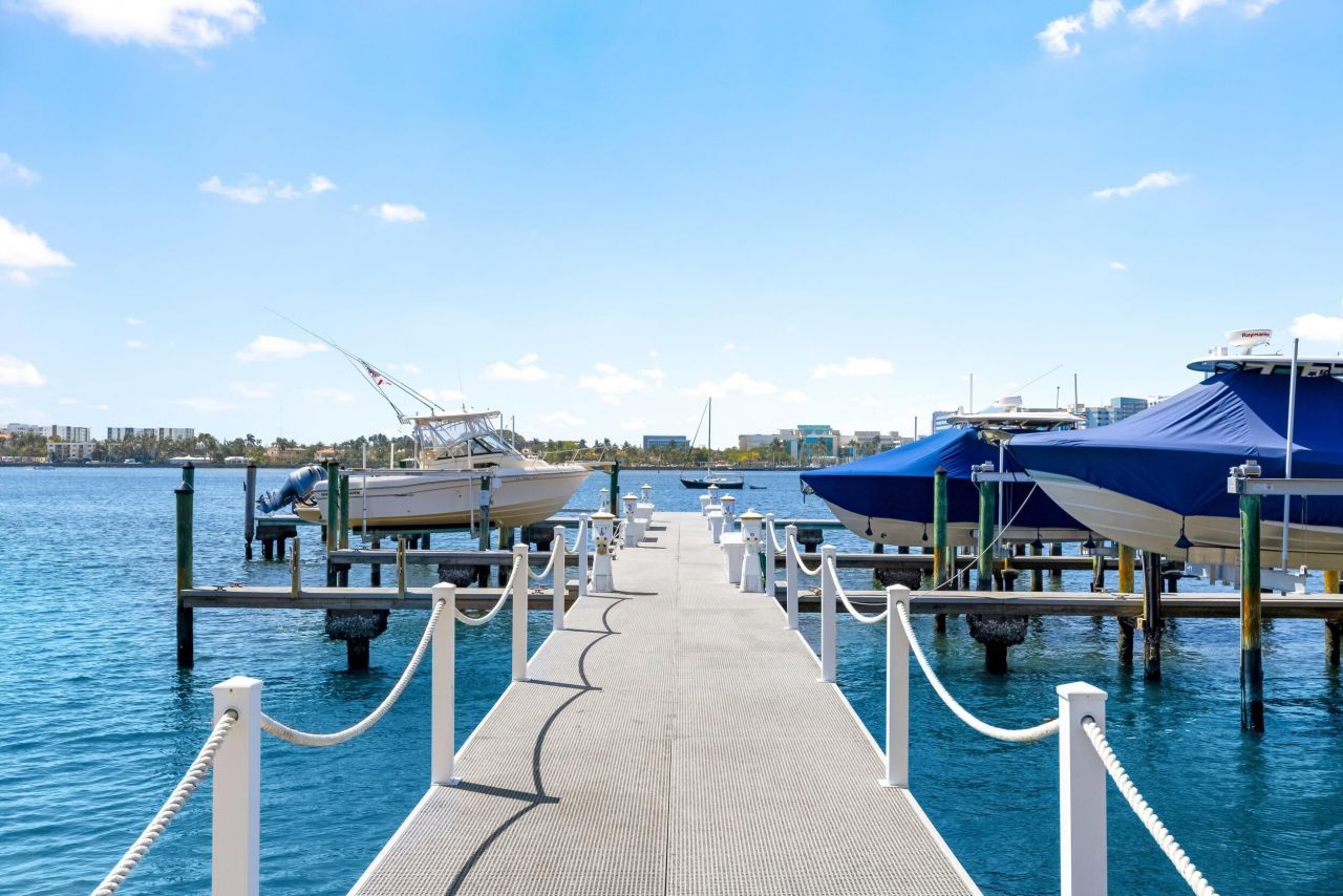 250 Bradley Place, Unit 408, Palm Beach, FL 33480 Photo