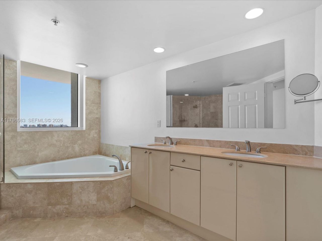 1745 E Hallandale Beach Blvd, Unit 2007W, Hallandale Beach, FL 33009 Photo