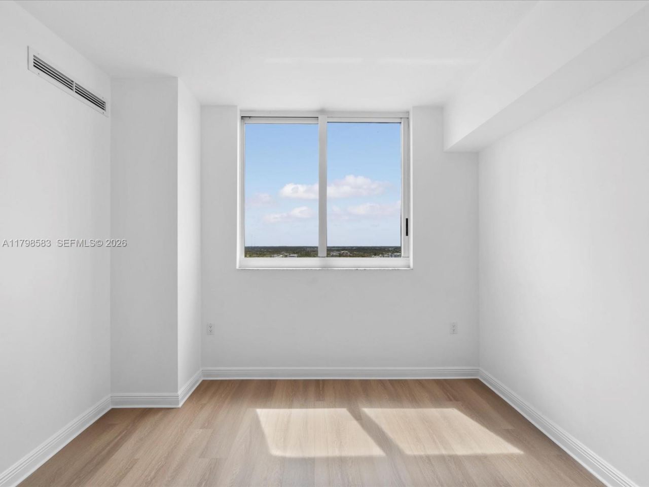 1745 E Hallandale Beach Blvd, Unit 2007W, Hallandale Beach, FL 33009 Photo