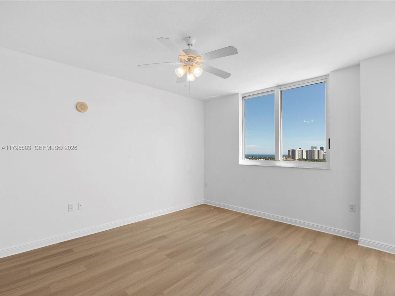 1745 E Hallandale Beach Blvd, Unit 2007W, Hallandale Beach, FL 33009 Photo