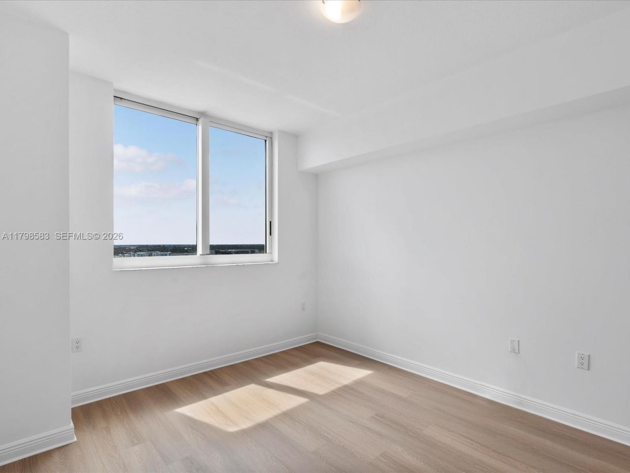 1745 E Hallandale Beach Blvd, Unit 2007W, Hallandale Beach, FL 33009 Photo