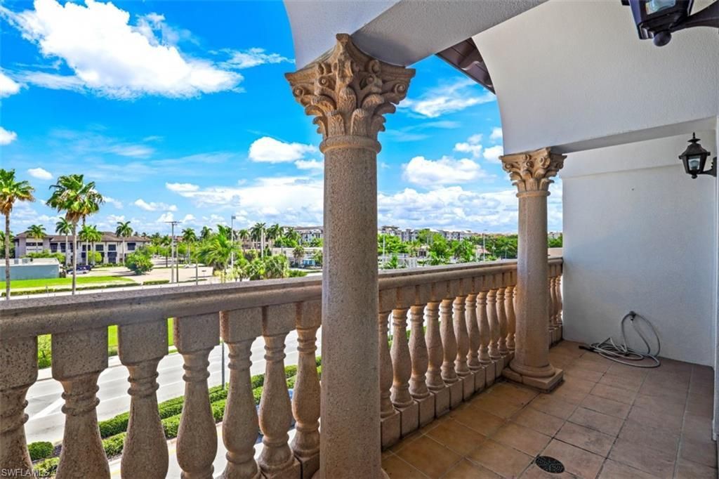 900 5th Ave S, Unit 301, Naples, FL 34102 Photo