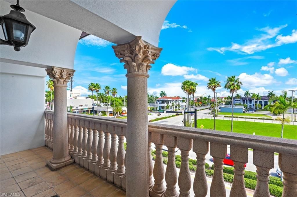 900 5th Ave S, Unit 301, Naples, FL 34102 Photo