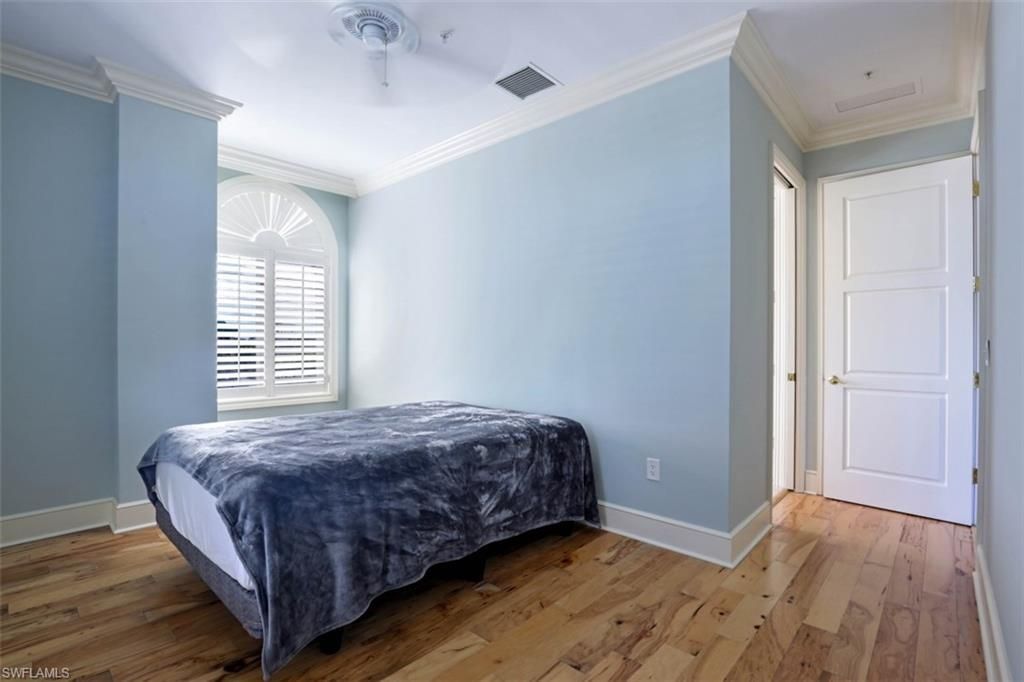 900 5th Ave S, Unit 301, Naples, FL 34102 Photo