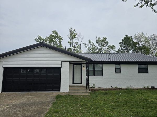 105 SE 14th Street, Bentonville, AR 72712