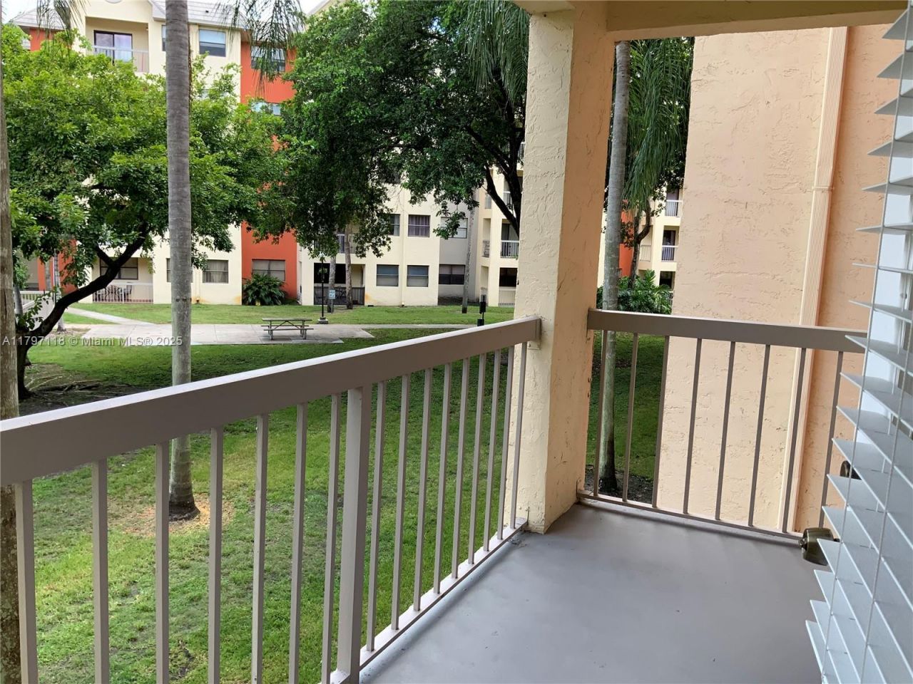 8180 Geneva Ct, Unit 224, Doral, FL 33166 Photo