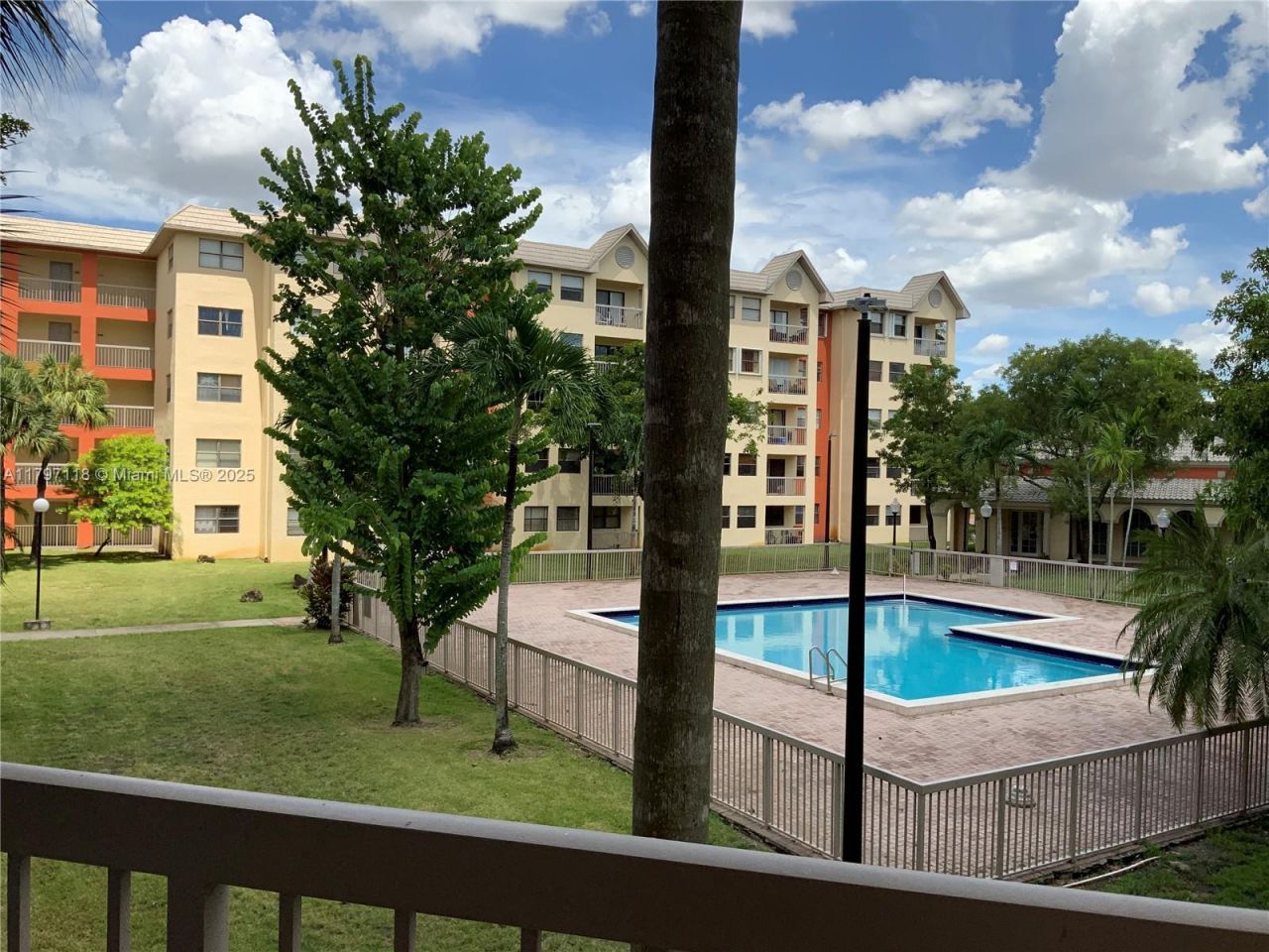 8180 Geneva Ct, Unit 224, Doral, FL 33166 Photo