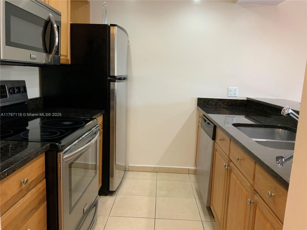 8180 Geneva Ct, Unit 224, Doral, FL 33166 Photo