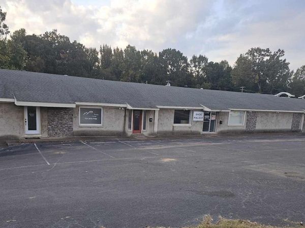 1629 S Highland Avenue, Jackson, TN 38301