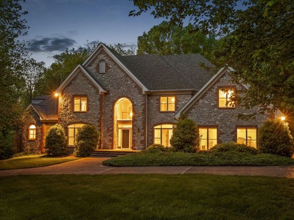 12 Mountain Orchard Path, Signal Mountain, TN 37377