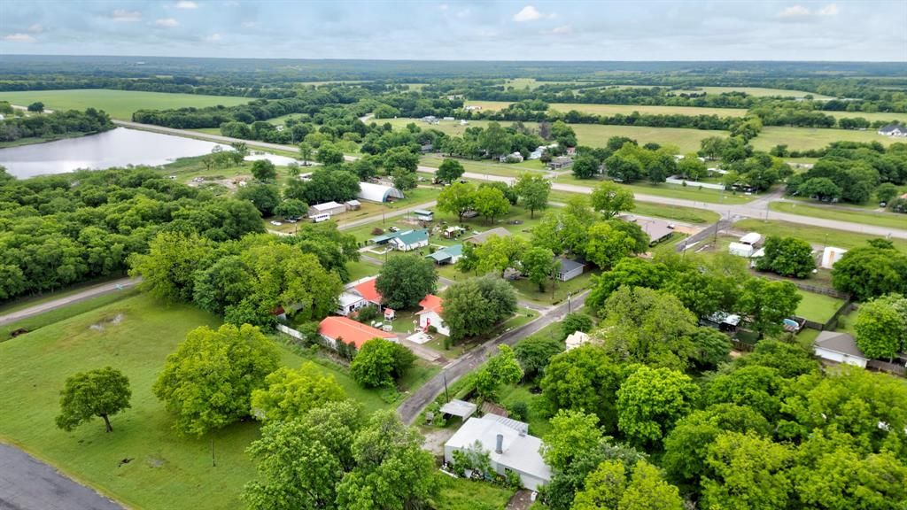 101 E Reed Street, Randolph, TX 75475 Main Photo