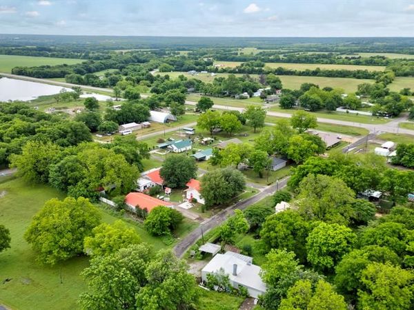 101 E Reed Street, Randolph, TX 75475