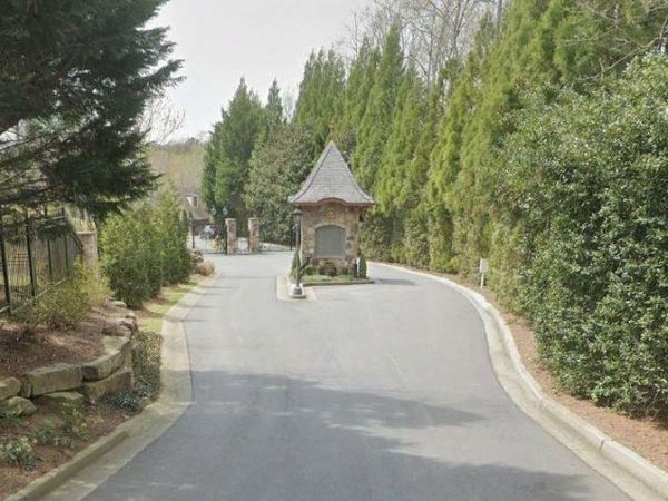 9675 Almaviva Drive, Alpharetta, GA 30022