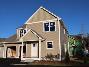 1 Doucet Avenue, Nashua, NH 03062