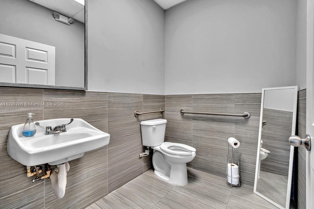 2030 NW 22nd Ave, Unit 2030, Miami, FL 33142 Photo