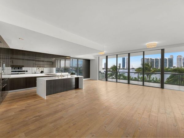 3300 NE 188th St, Unit 217, Aventura, FL 33180