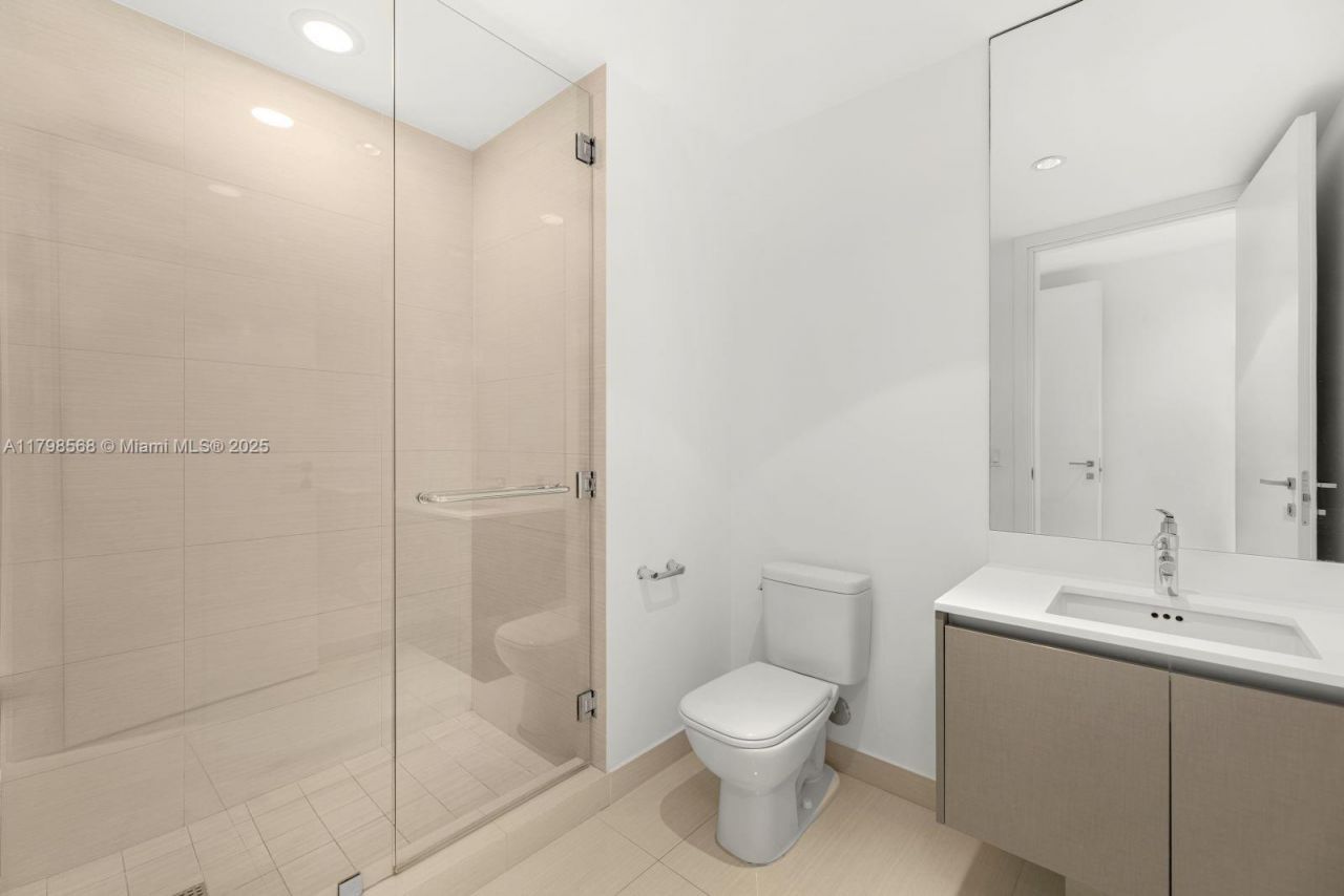 3300 NE 188th St, Unit 217, Aventura, FL 33180 Photo