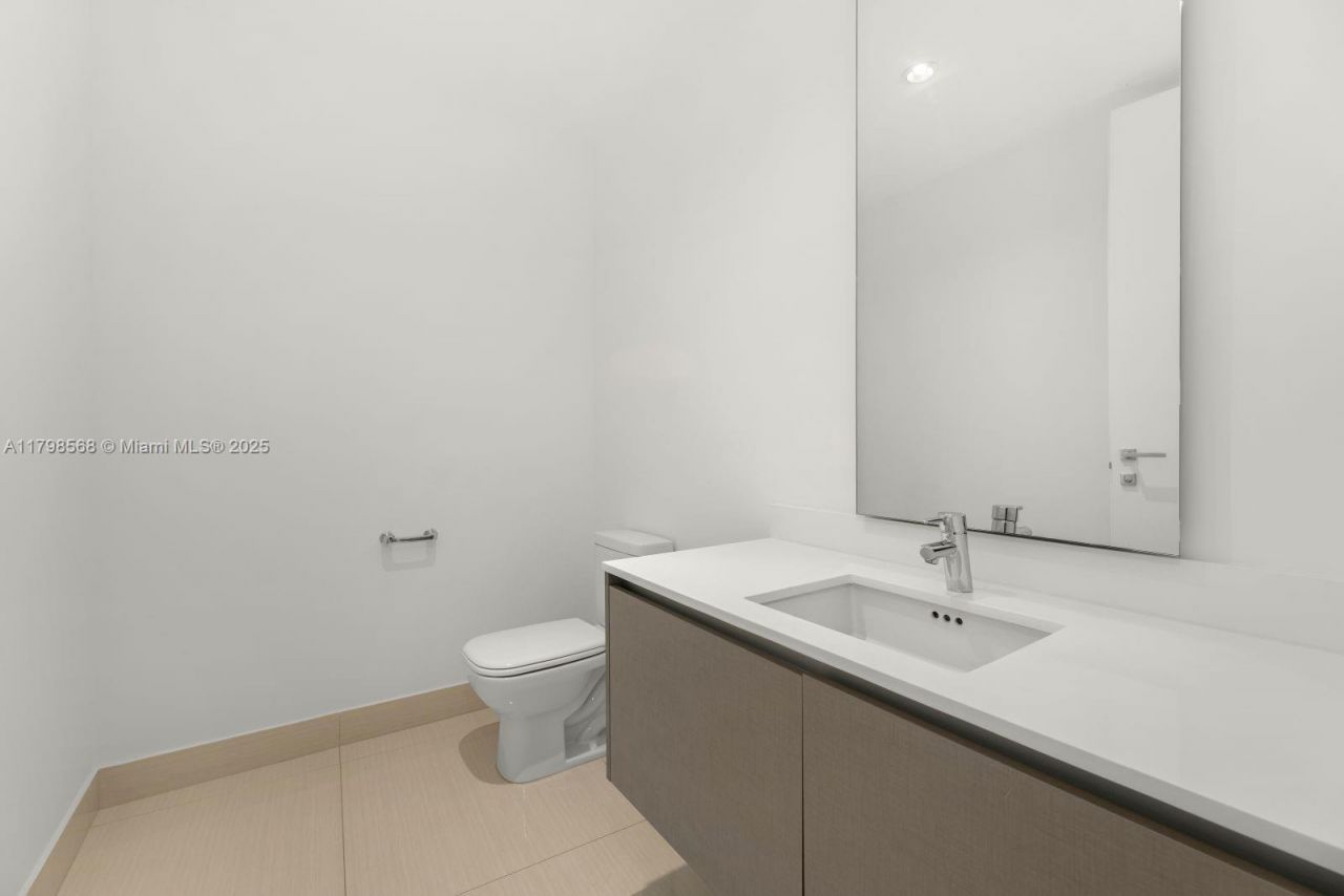 3300 NE 188th St, Unit 217, Aventura, FL 33180 Photo