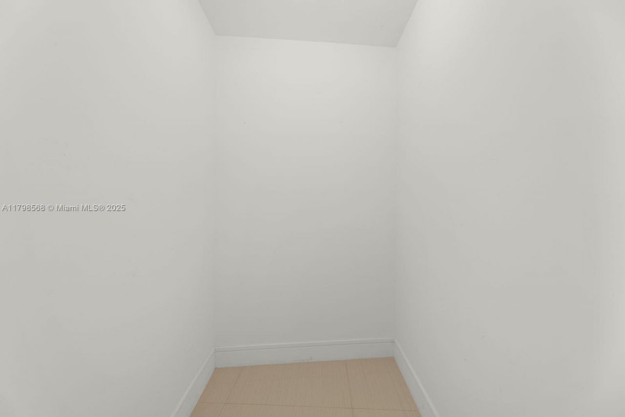 3300 NE 188th St, Unit 217, Aventura, FL 33180 Photo