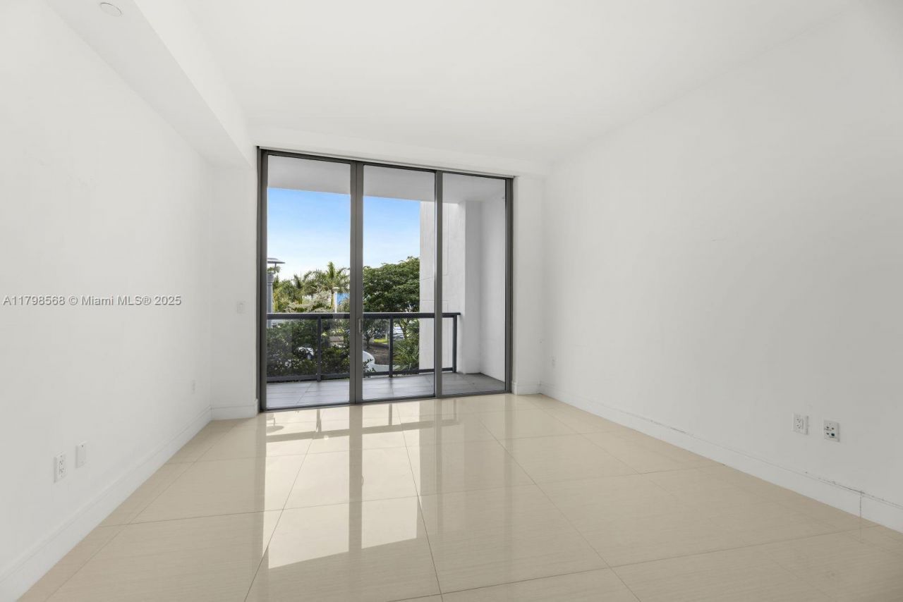 3300 NE 188th St, Unit 217, Aventura, FL 33180 Photo