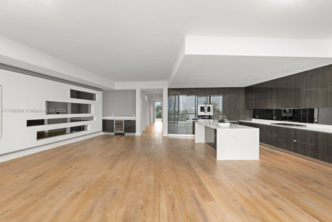 3300 NE 188th St, Unit 217, Aventura, FL 33180 Photo