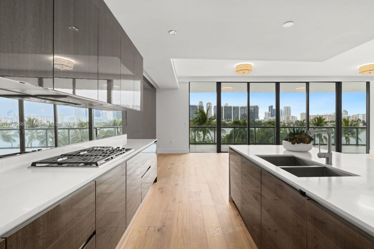 3300 NE 188th St, Unit 217, Aventura, FL 33180 Photo