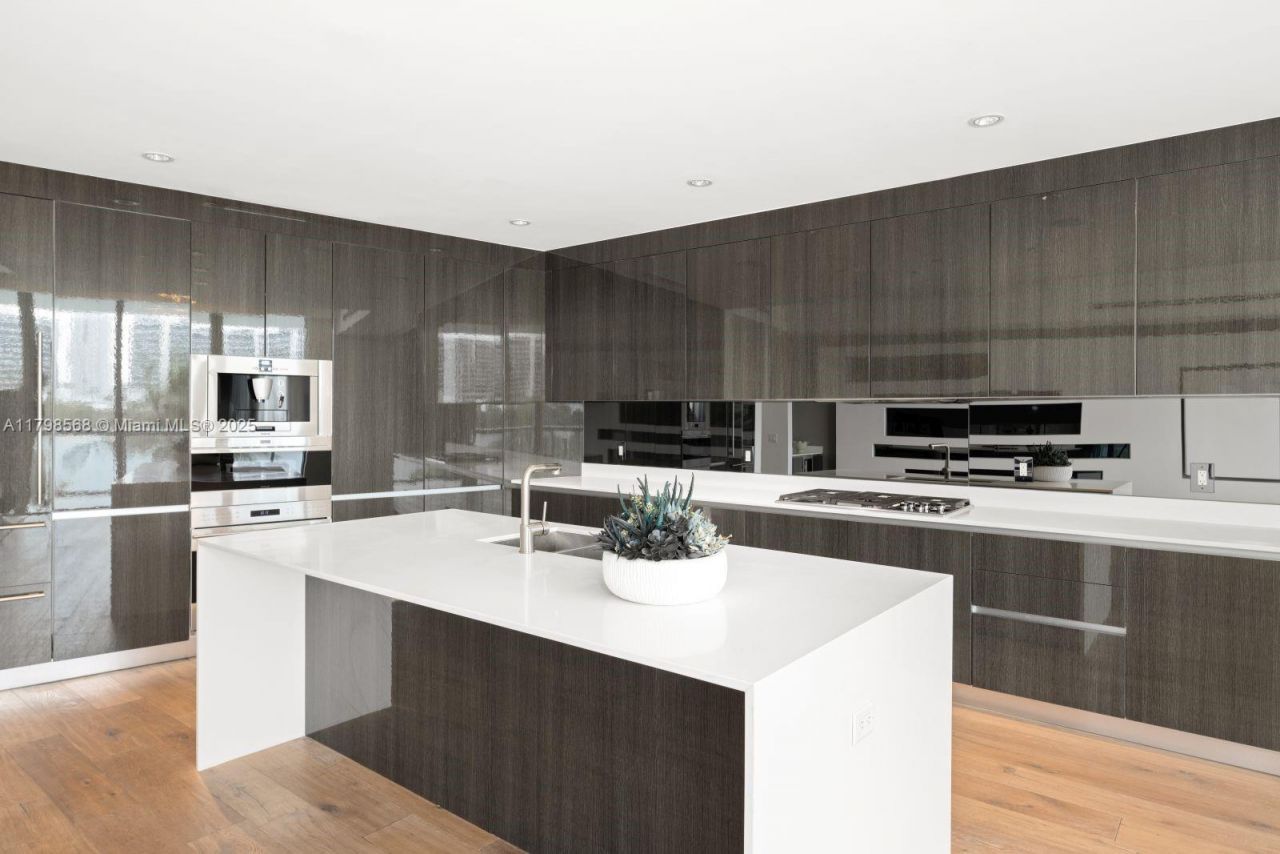 3300 NE 188th St, Unit 217, Aventura, FL 33180 Photo