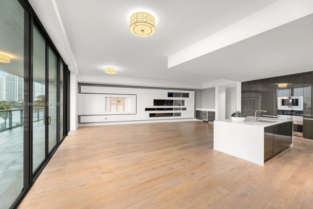 3300 NE 188th St, Unit 217, Aventura, FL 33180 Photo