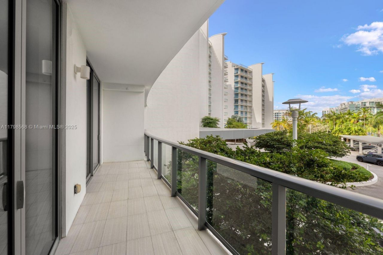 3300 NE 188th St, Unit 217, Aventura, FL 33180 Photo