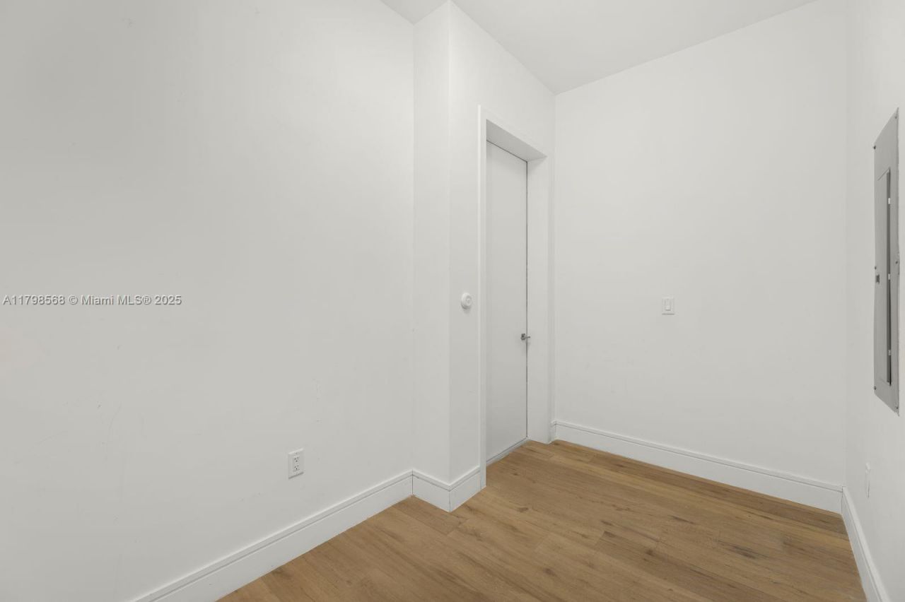 3300 NE 188th St, Unit 217, Aventura, FL 33180 Photo