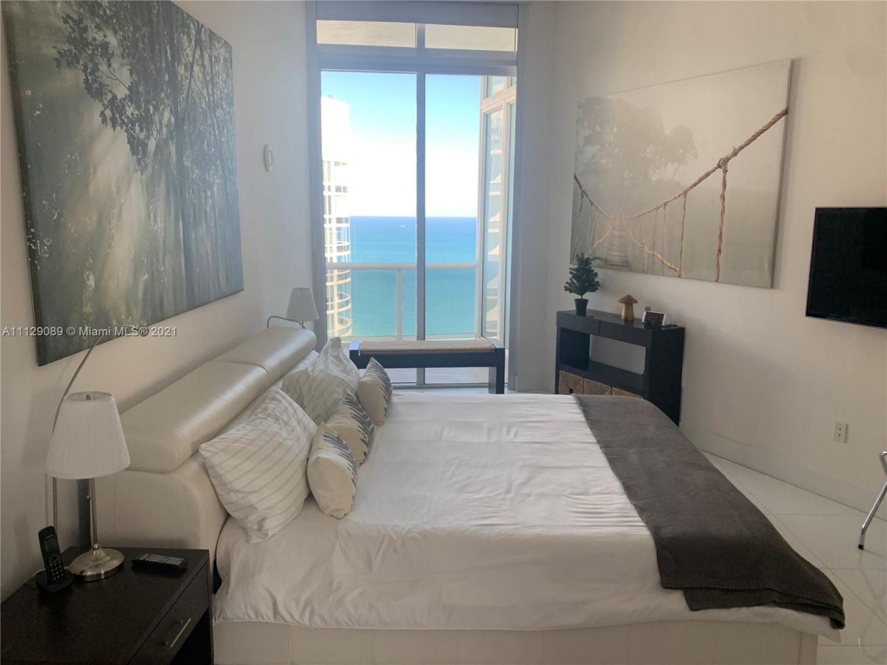 15811 Collins Ave, Unit 4203, Sunny Isles Beach, FL 33160 Photo