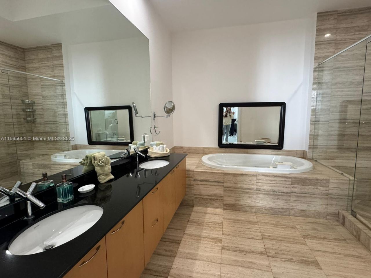 15811 Collins Ave, Unit 4203, Sunny Isles Beach, FL 33160 Photo