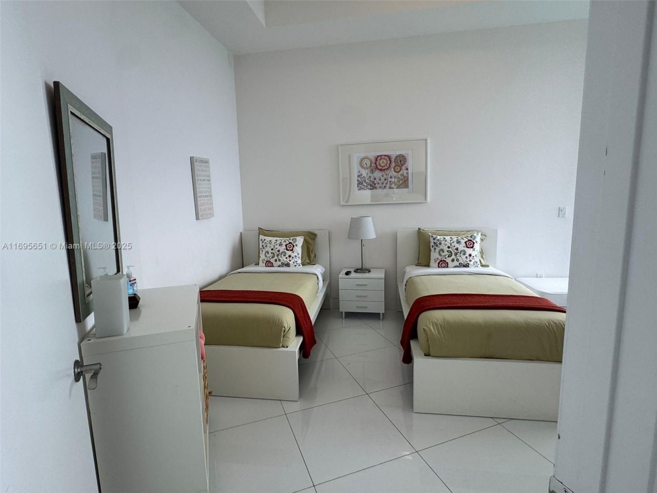 15811 Collins Ave, Unit 4203, Sunny Isles Beach, FL 33160 Photo