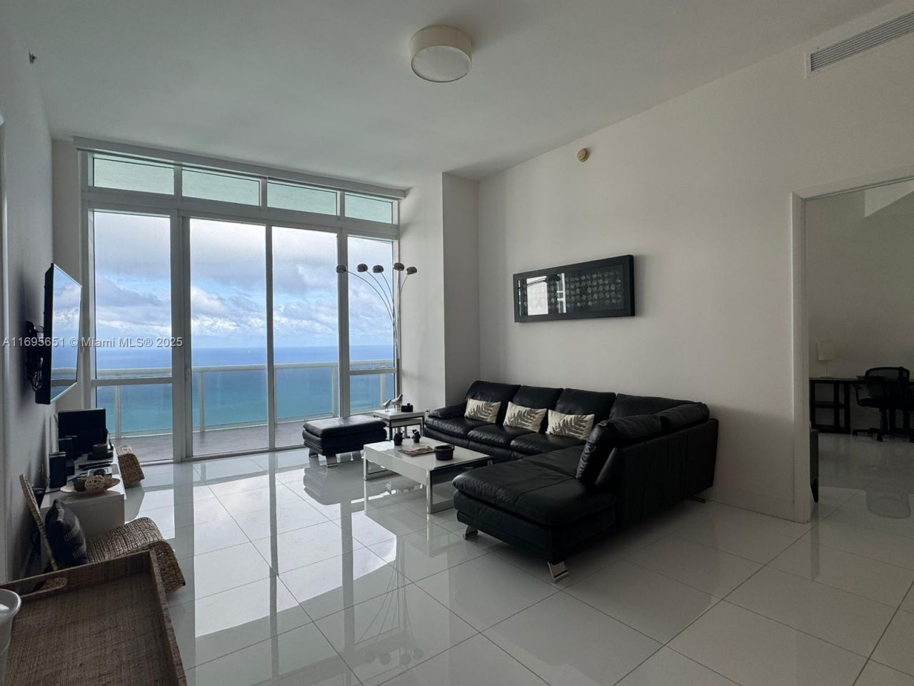15811 Collins Ave, Unit 4203, Sunny Isles Beach, FL 33160 Photo
