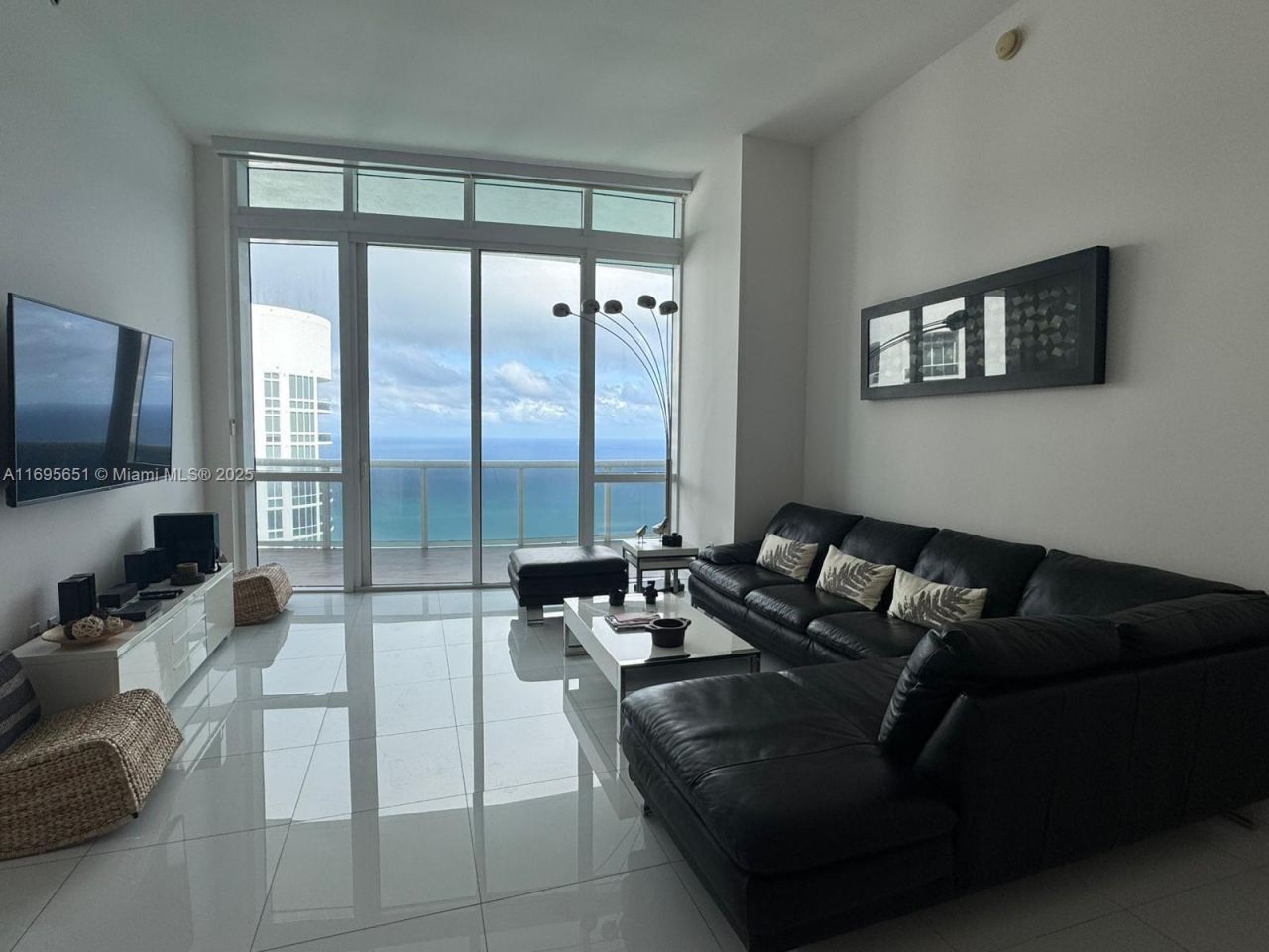 15811 Collins Ave, Unit 4203, Sunny Isles Beach, FL 33160 Photo