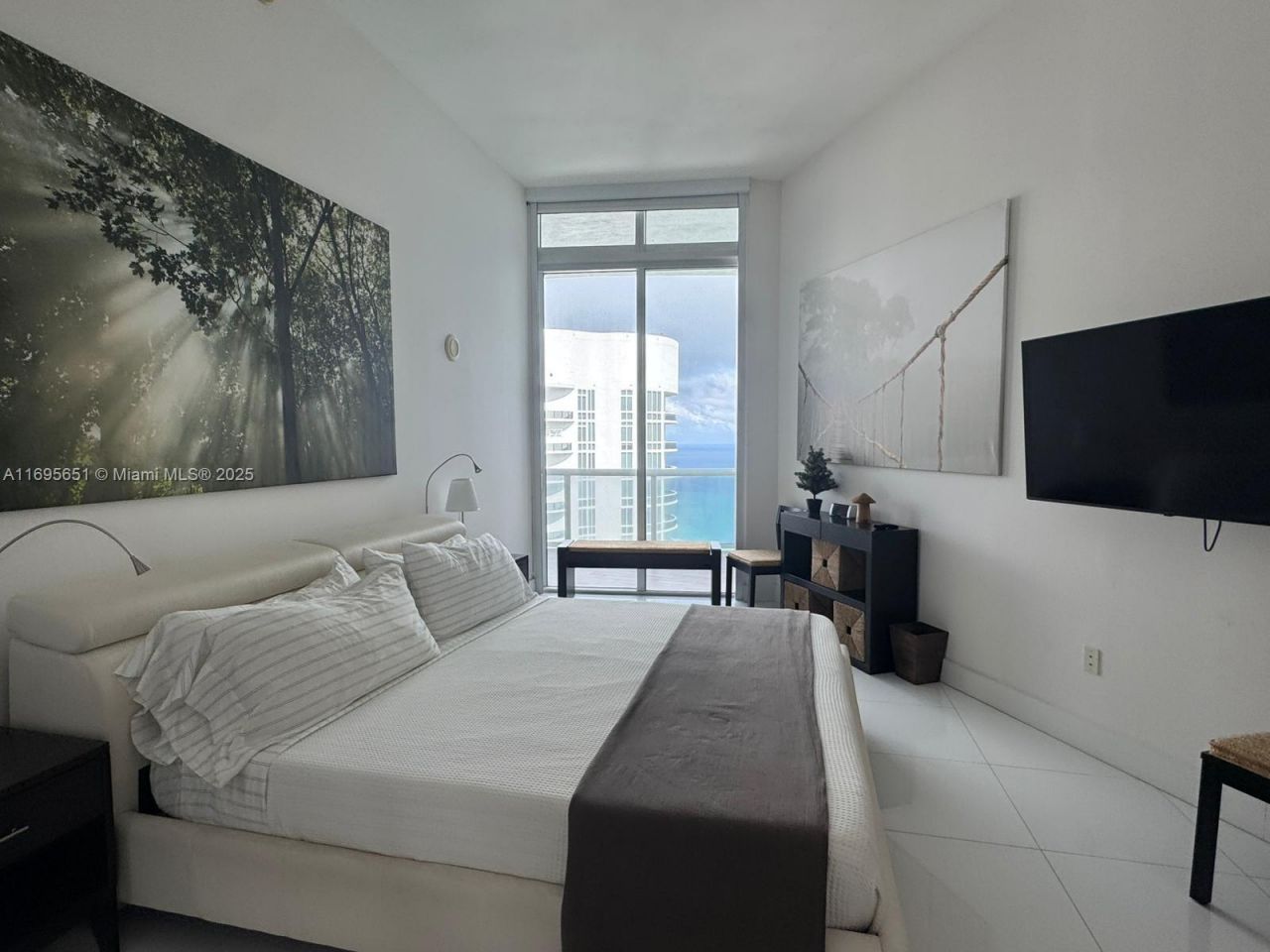 15811 Collins Ave, Unit 4203, Sunny Isles Beach, FL 33160 Photo