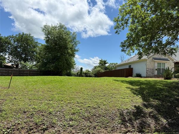 816 E 6th Street, Bonham, TX 75418