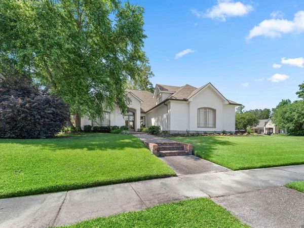13604 Paddington Ln, Baton Rouge, LA 70810