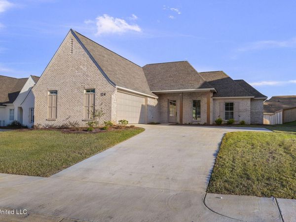 124 Lakecrest Drive, Madison, MS 39110