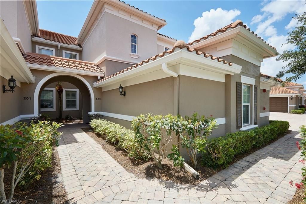 10230 Glastonbury Cir, Unit 202, Fort Myers, FL 33913 Photo