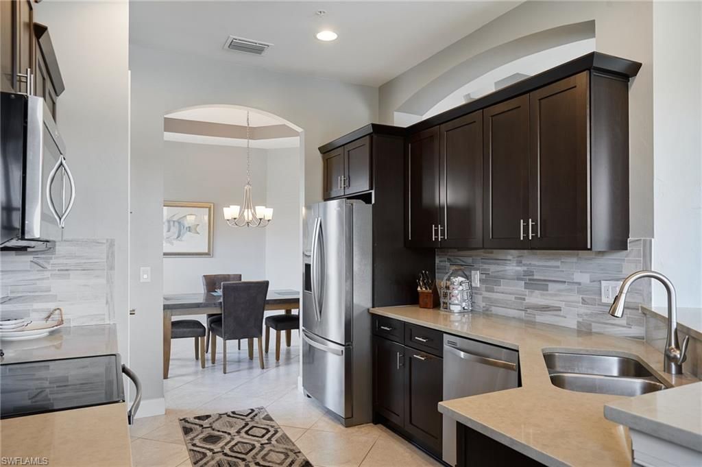 10230 Glastonbury Cir, Unit 202, Fort Myers, FL 33913 Photo